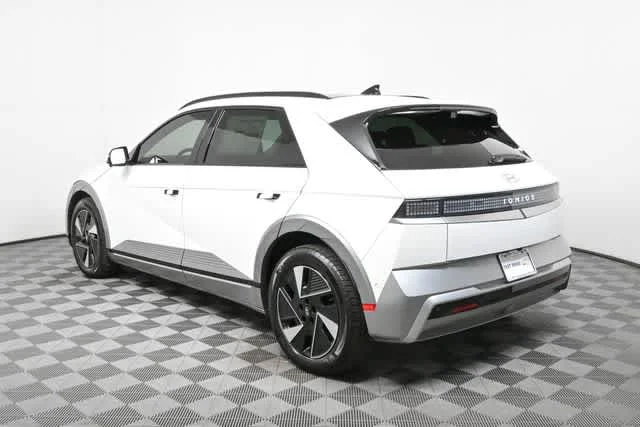 New 2026 Atlas White Matte Hyundai Limited image 3