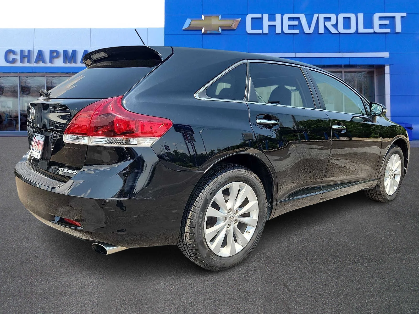 Used 2013 Black Toyota XLE image 6