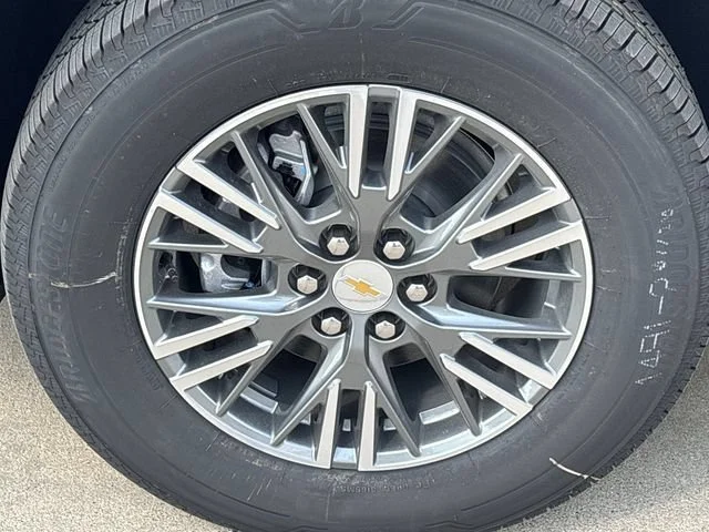 New 2026 Summit White Chevrolet LT image 24