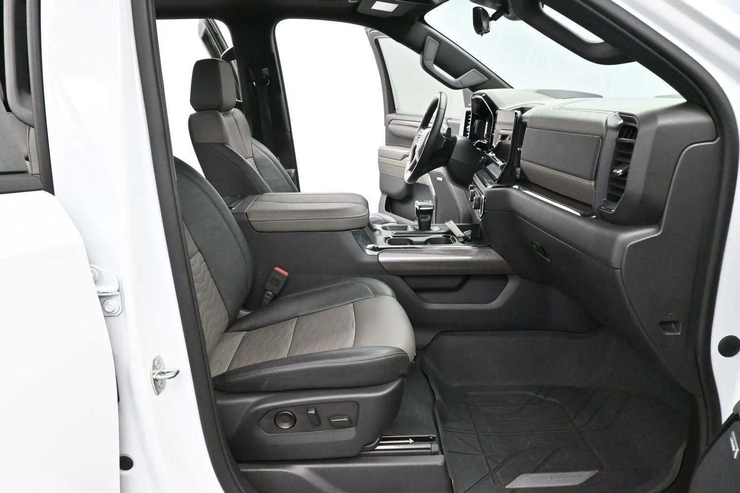 Used 2023 Summit White Chevrolet ZR2 image 30