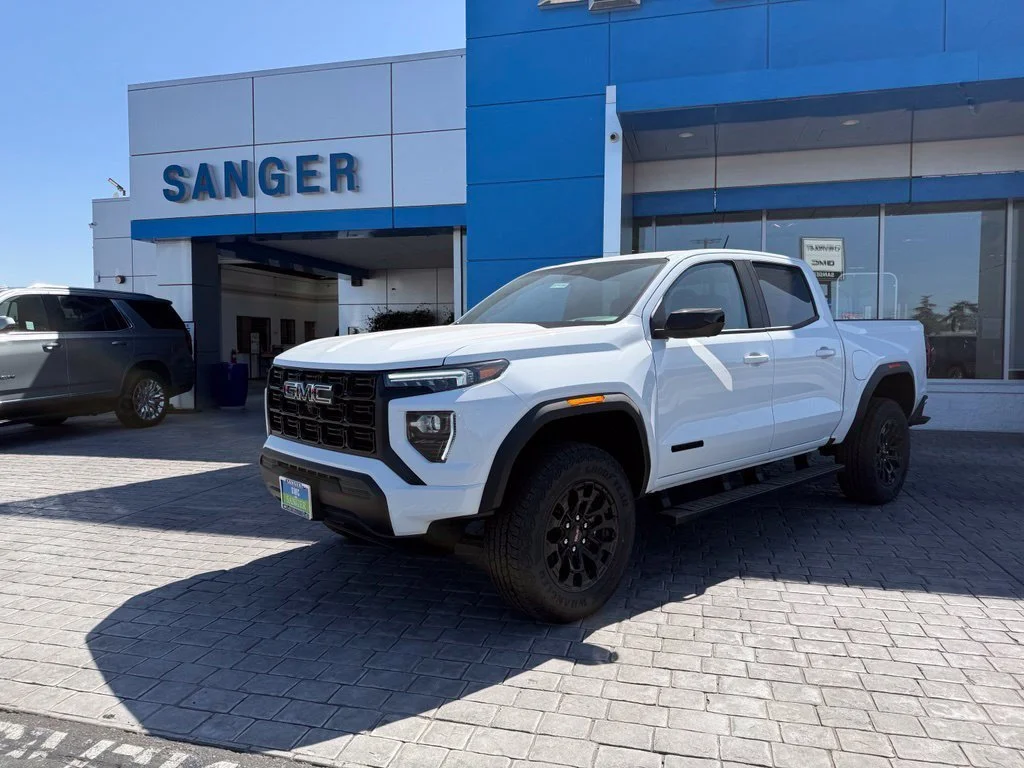 New 2026 Summit White GMC Elevation image 4