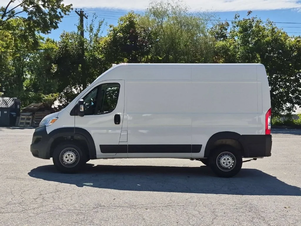 Used 2025 White Ram High Roof image 8