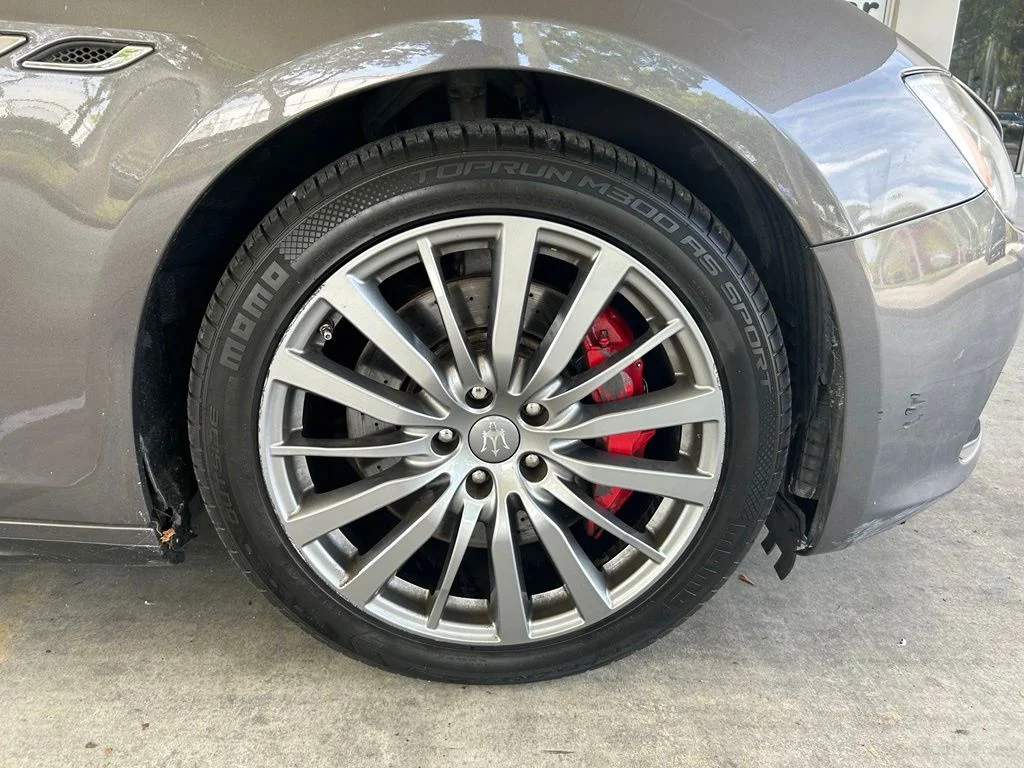 Used 2015 Gray Maserati Base image 23
