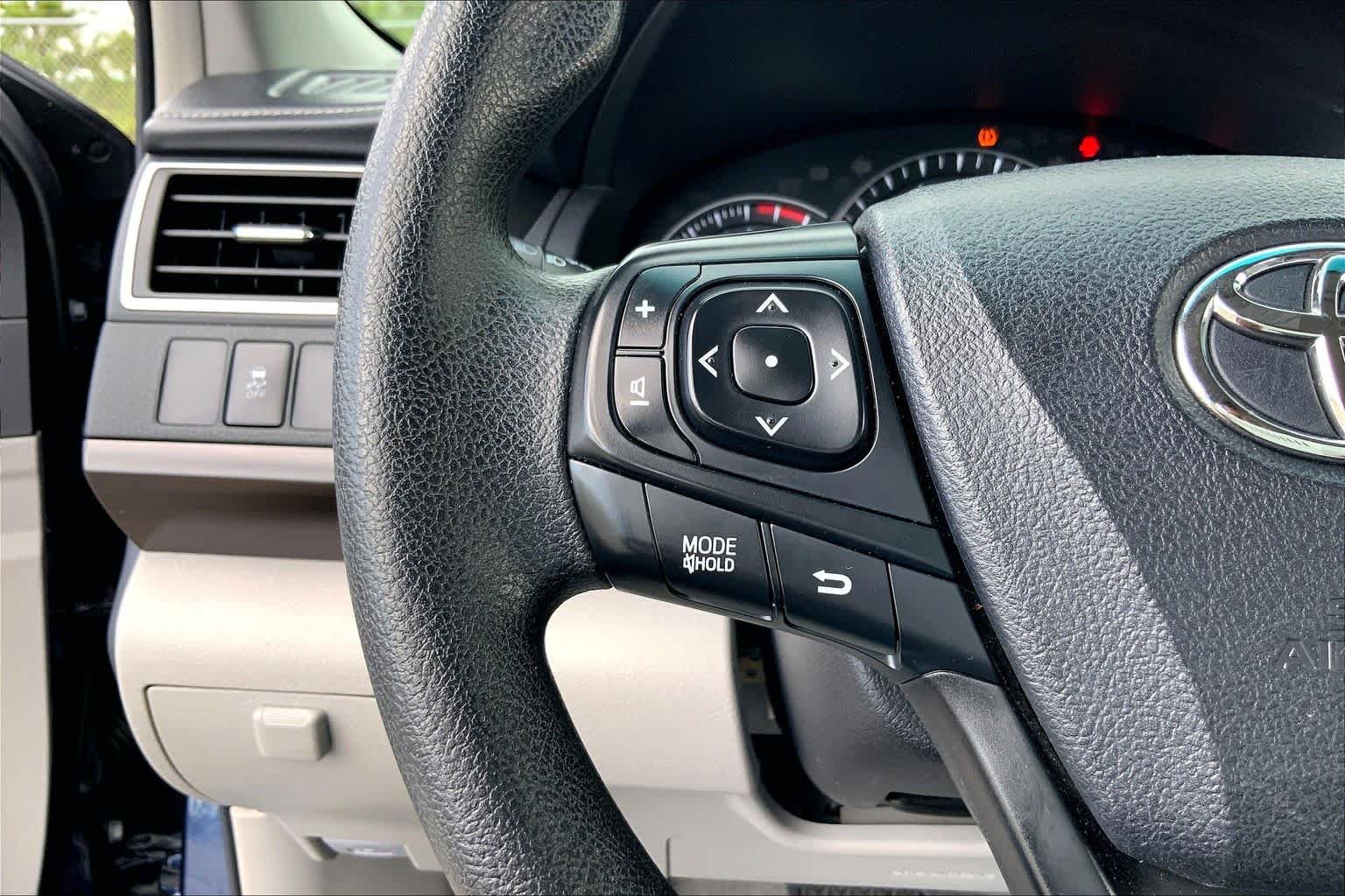 Used 2015 Parisian Night Pearl Toyota LE image 23