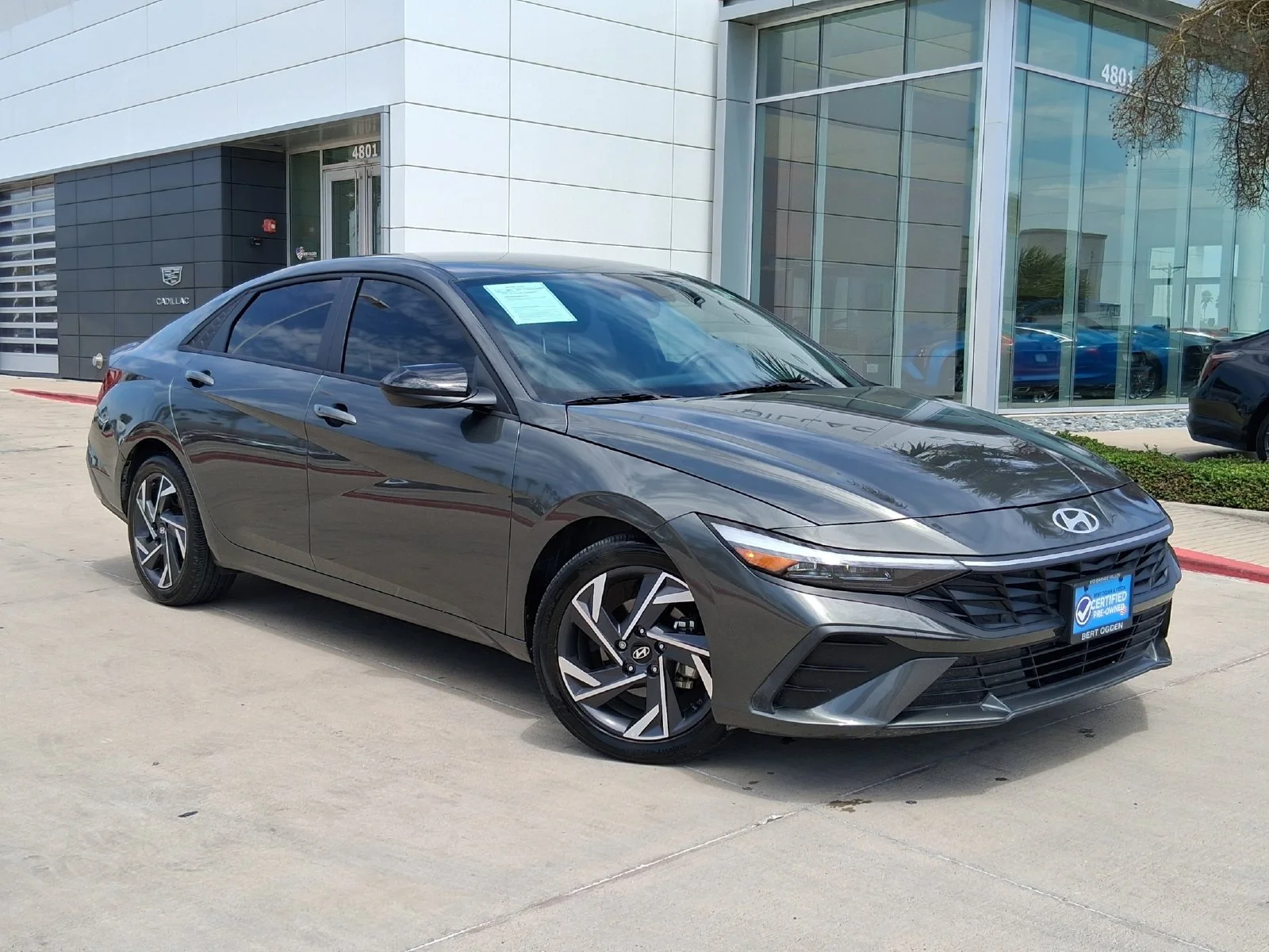 Used 2025 Gray Hyundai SEL Sport image 1