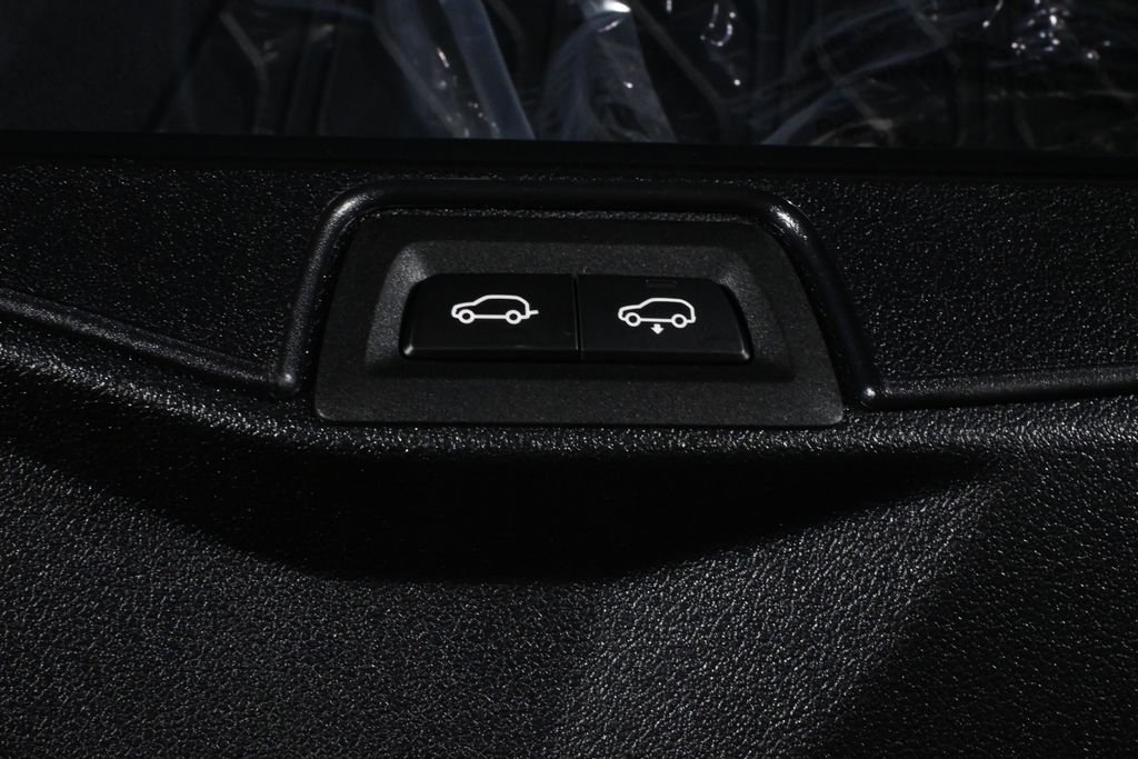 Used 2026 Black BMW xDrive50e image 42