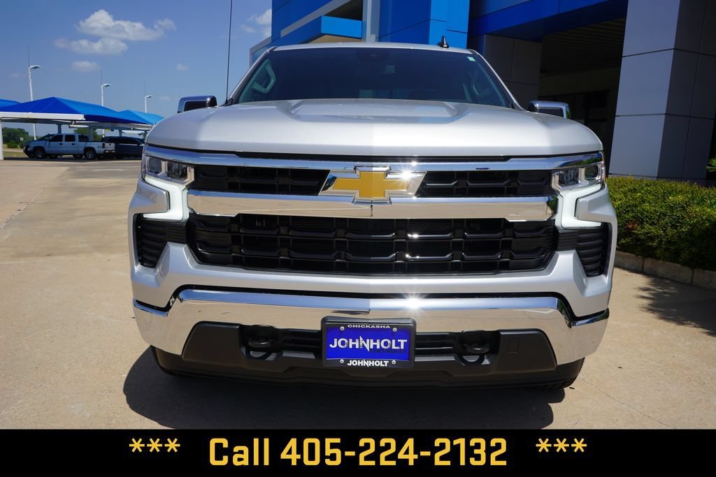 New 2026 Special Exterior Color Chevrolet LT image 3