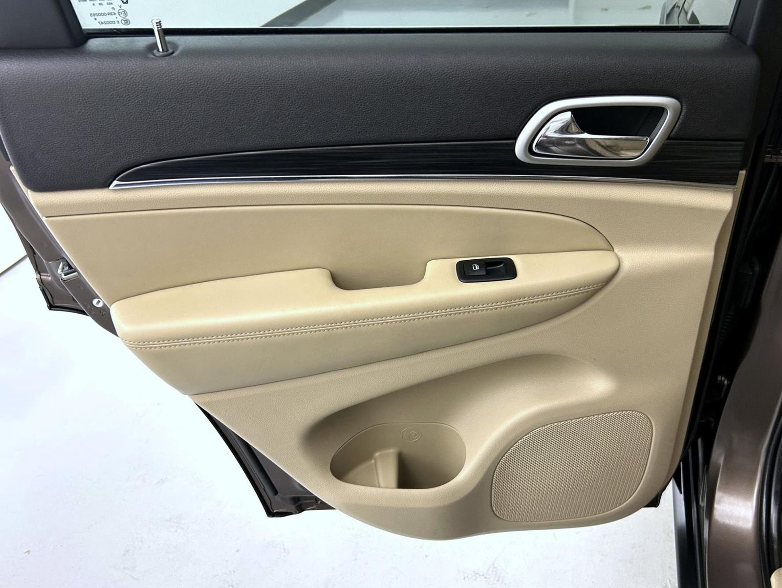 Used 2020 Brown Jeep Limited image 20