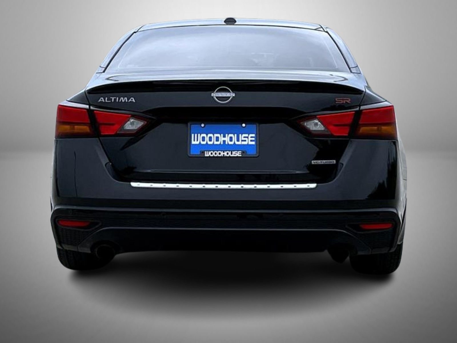 Used 2023 Black Nissan 2.0 SR image 6
