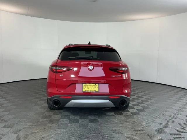 Used 2023  Alfa Romeo Ti image 6