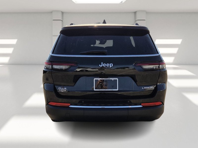 New 2026 Diamond Black Crystal Pearl-Coat Exterior Paint Jeep LAREDO 4X4 image 4