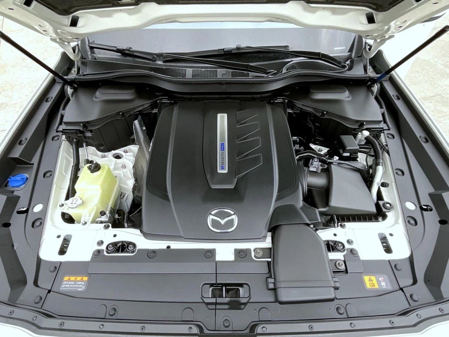 Certified Used 2024 White Mazda Preferred image 27