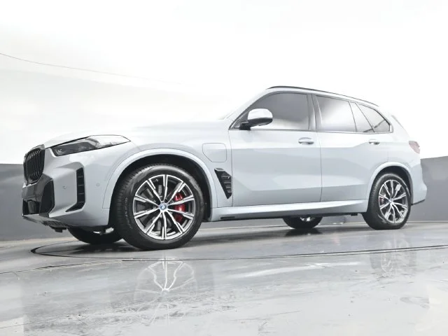 Used 2024 Gray BMW xDrive50e image 36