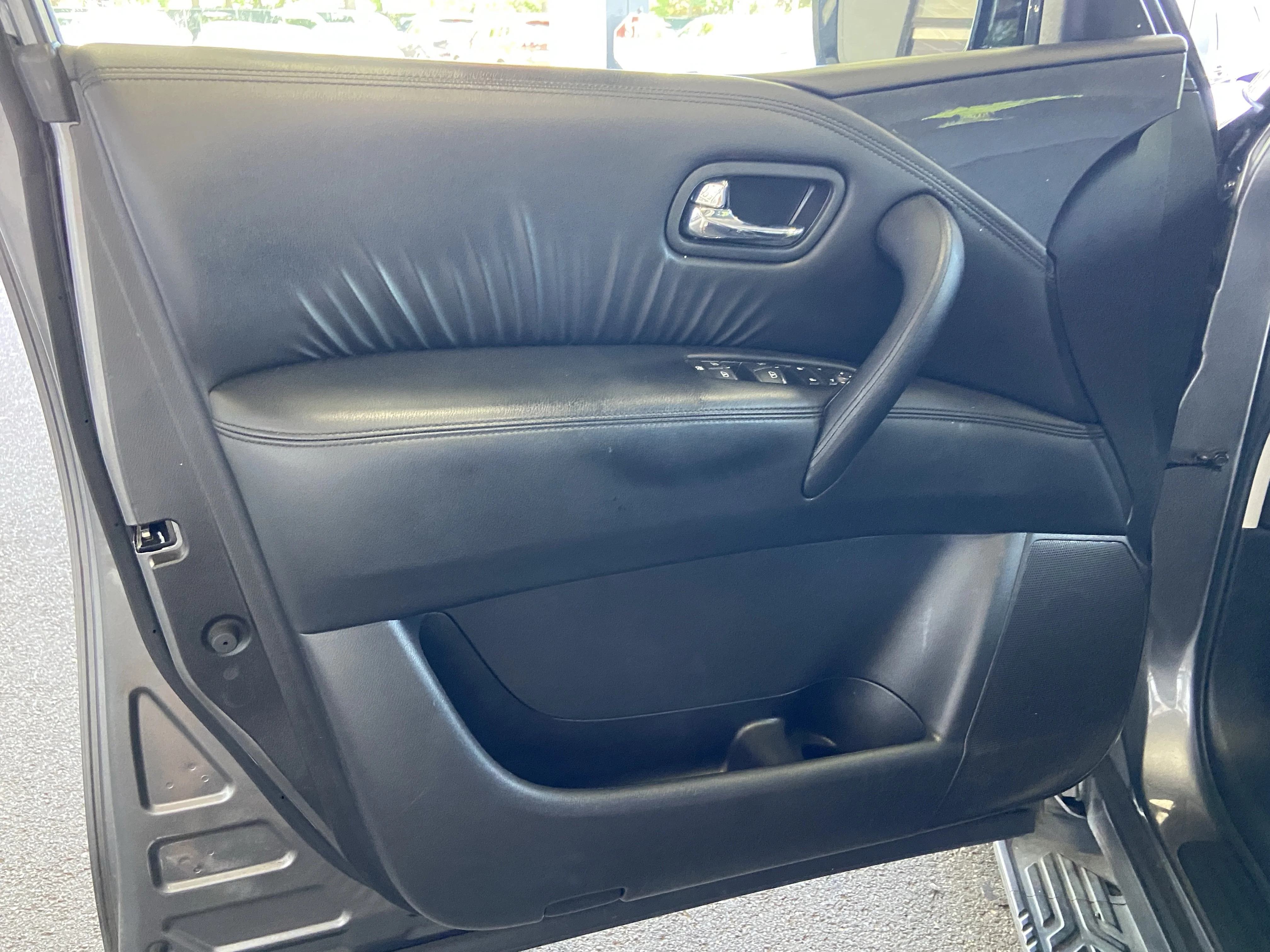 2023 Nissan Armada SV - Photo 25