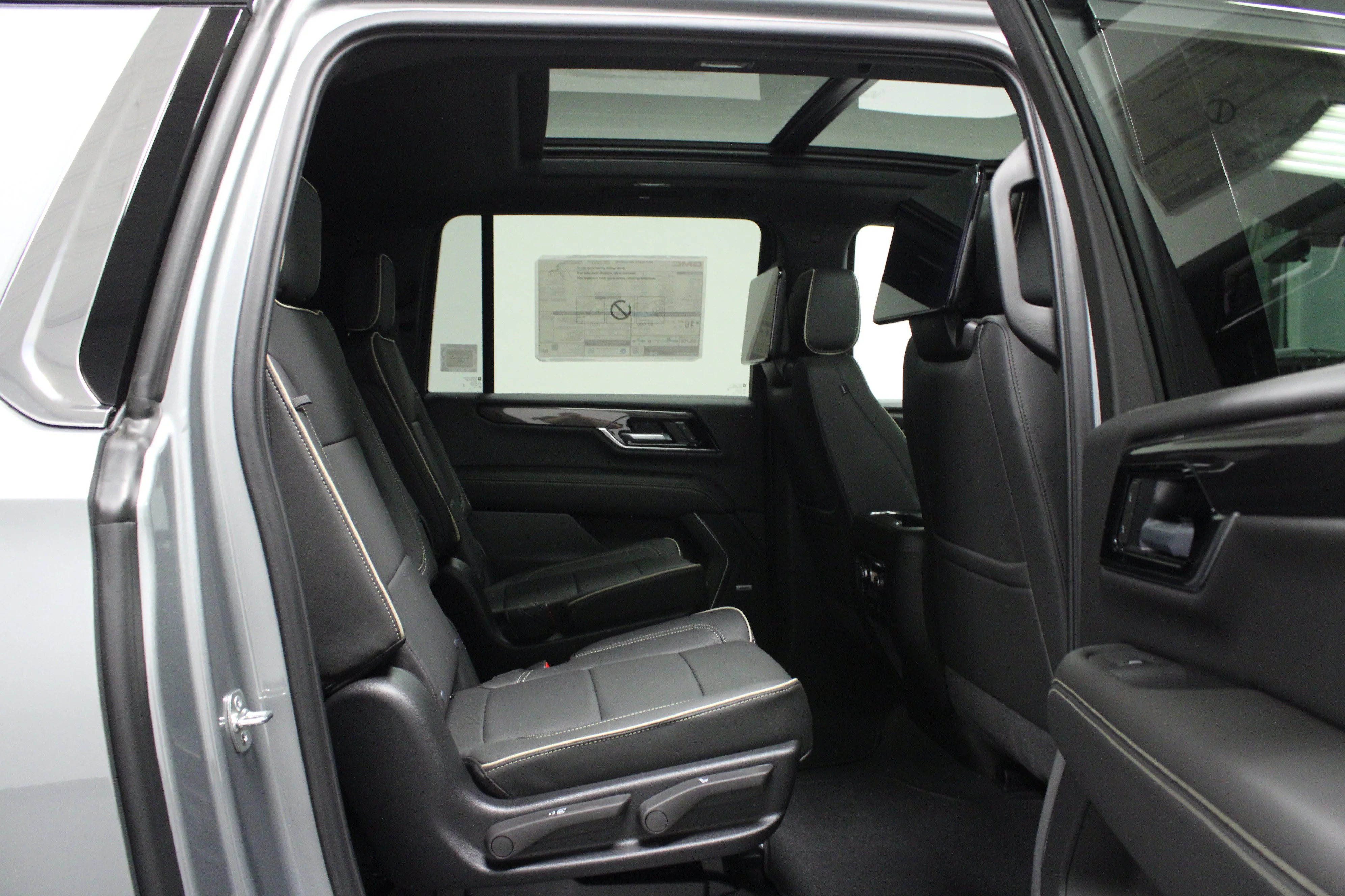 2026 GMC Yukon XL Elevation - Photo 17