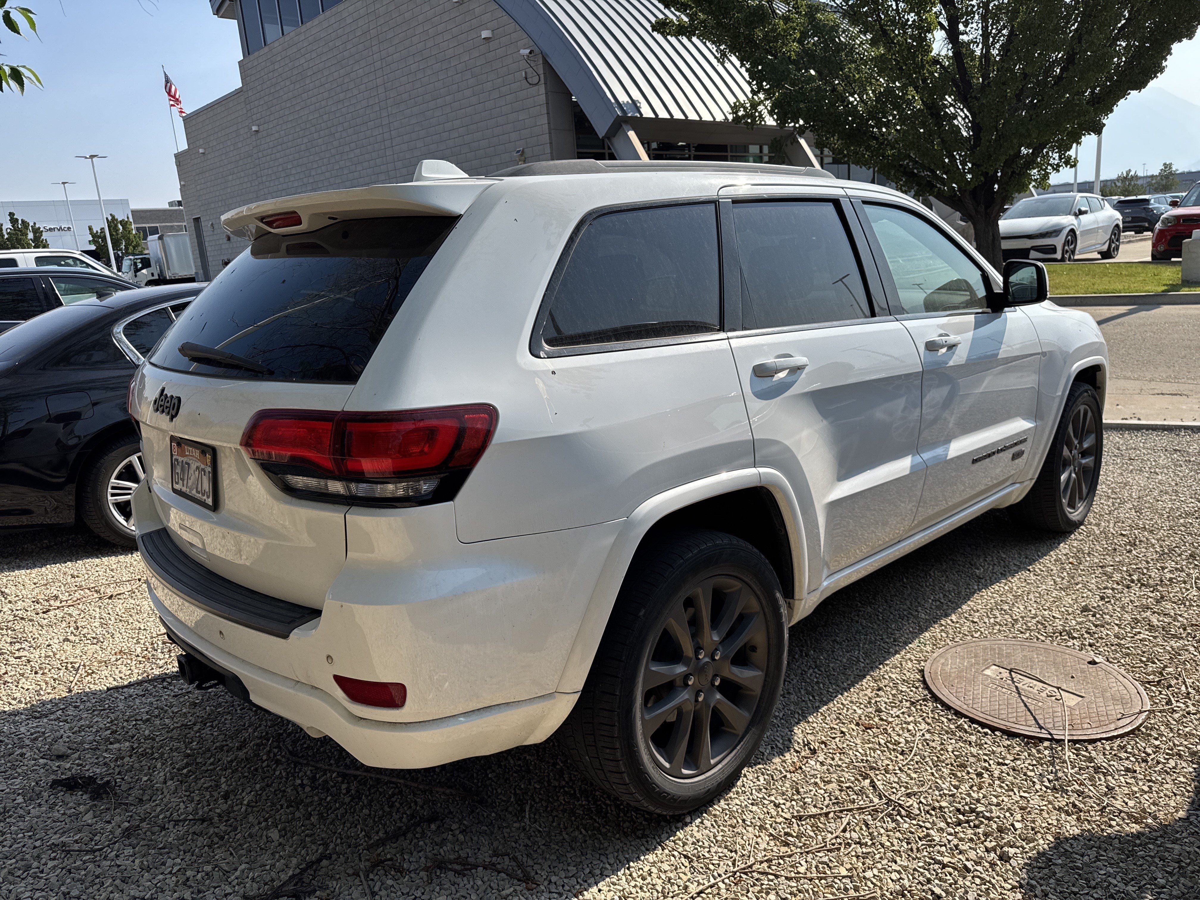 Used 2017 White Jeep Limited 75th Anniversary Edition image 3