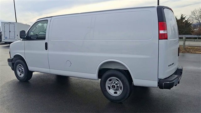 2025 GMC Savana Cargo Work Van - Photo 7