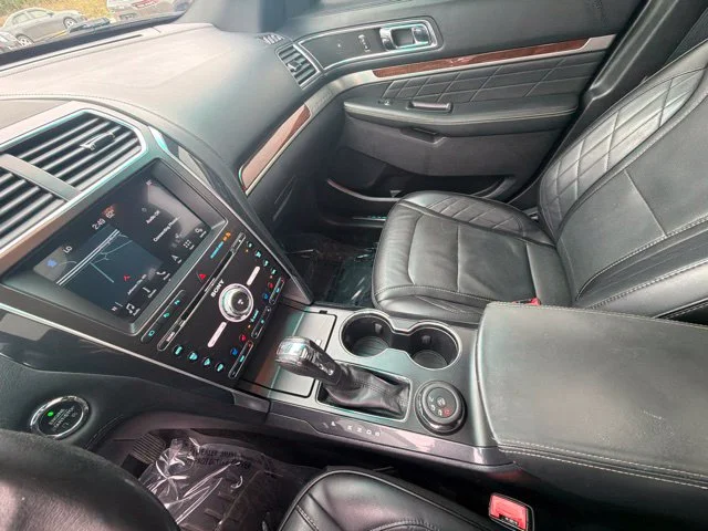 Used 2017 Black Ford Platinum image 27