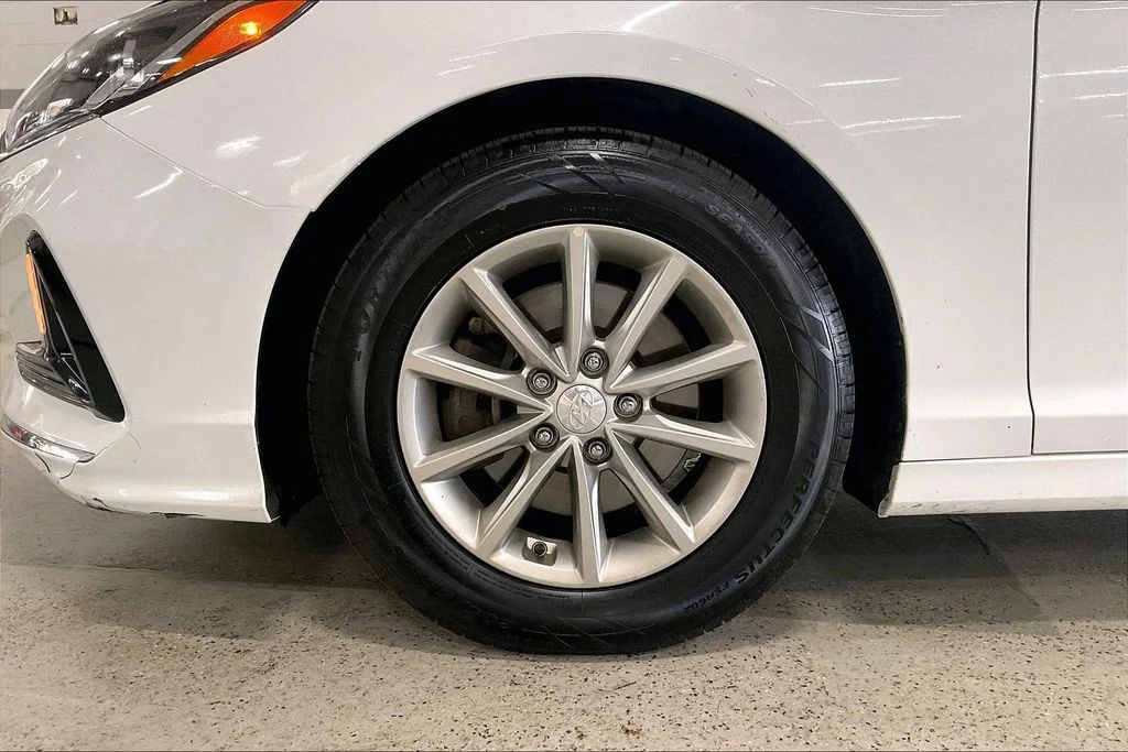 Used 2019 White Hyundai SE image 8