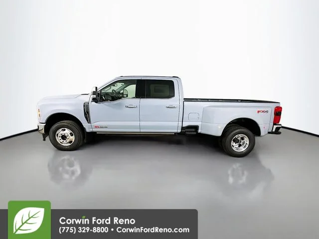 New 2026 Glacier Gray Metallic Tri-Coat Ford Lariat image 4