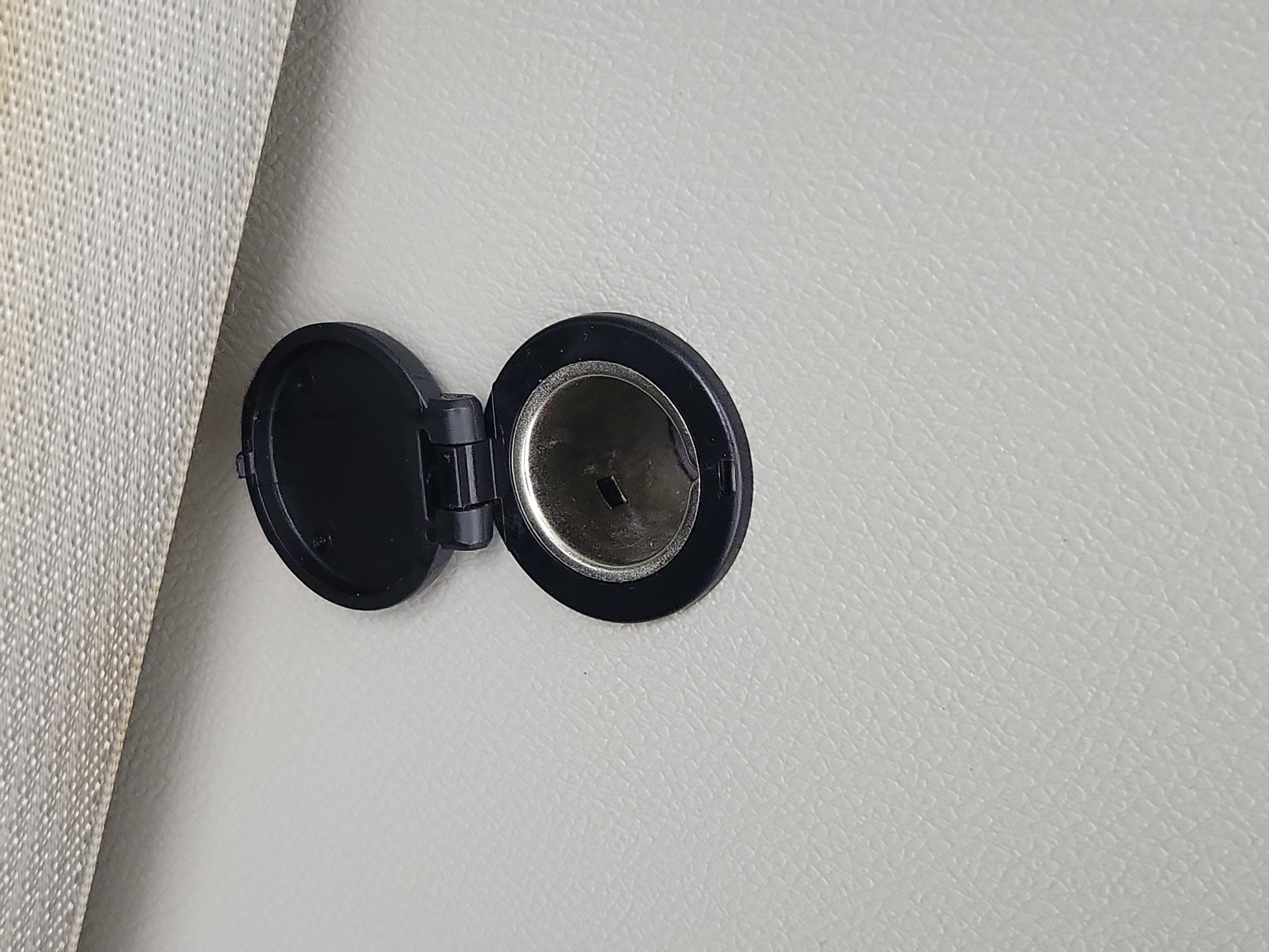 Used 2019 Bright White Clearcoat Chrysler Touring L image 7