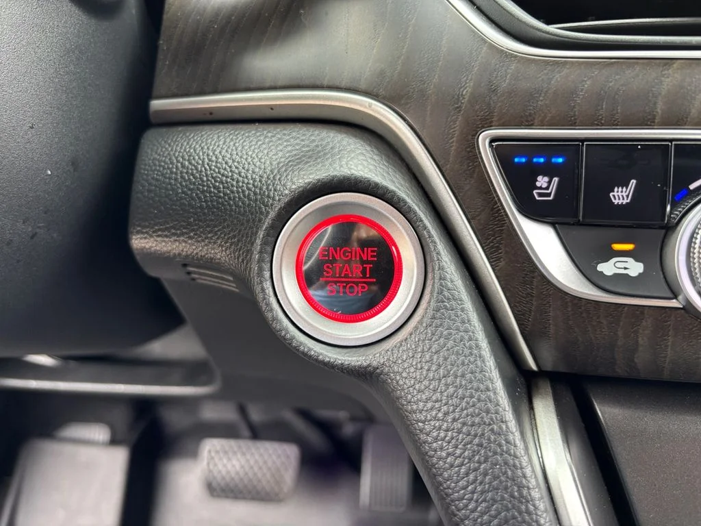Used 2018 Black Honda Touring 2.0T image 30