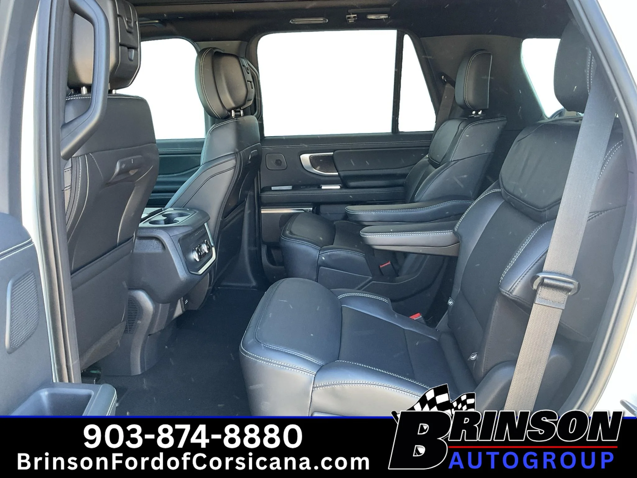 New 2027 Star White Metallic Tri-Coat Ford Platinum image 8