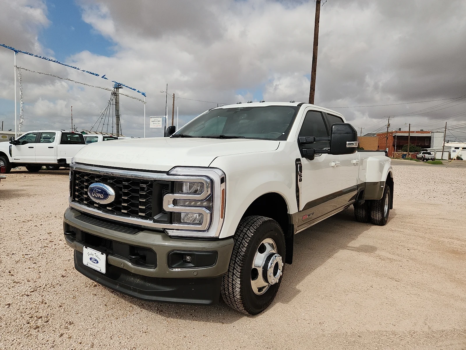 New 2026 Star White Metallic Tri-Coat Ford F-350® King Ranch® image 3