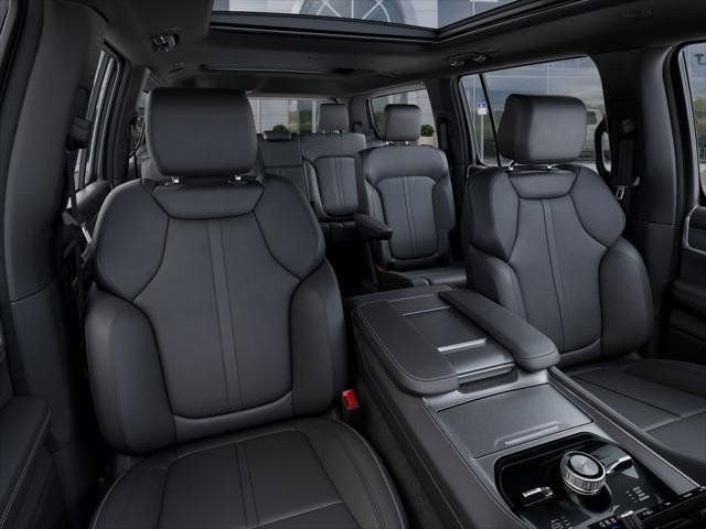 2025 Jeep Wagoneer Series II - Photo 9