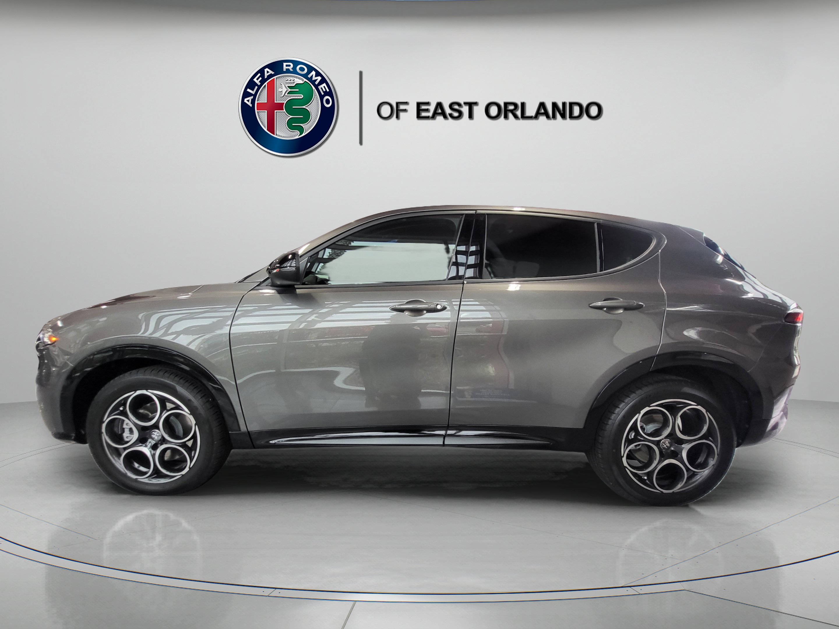New 2025 Grigio Ascari Metallic Alfa Romeo  image 5