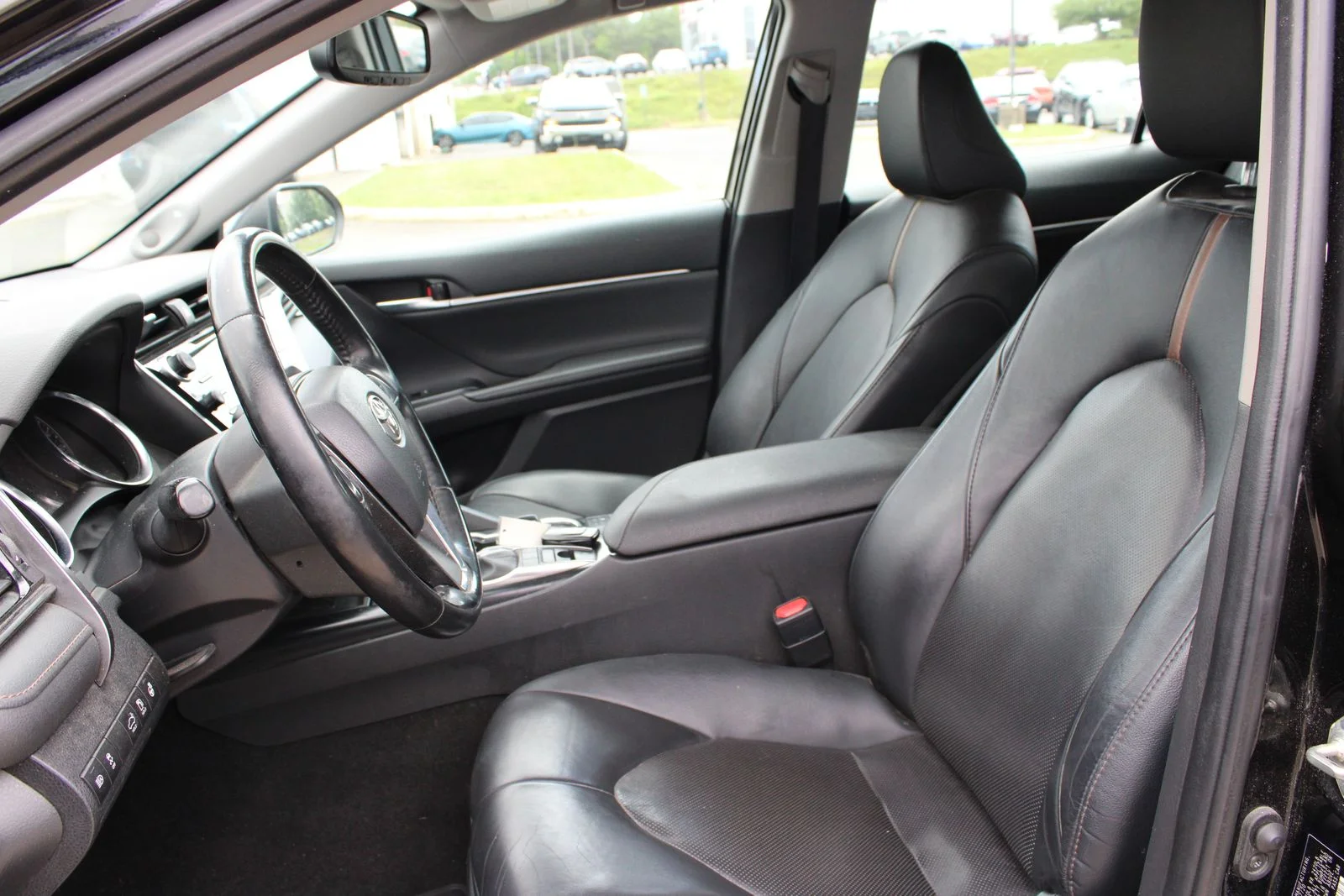 Used 2020 Black Toyota XLE image 11