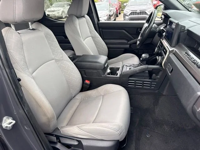 Used 2024  Toyota SR5 image 14