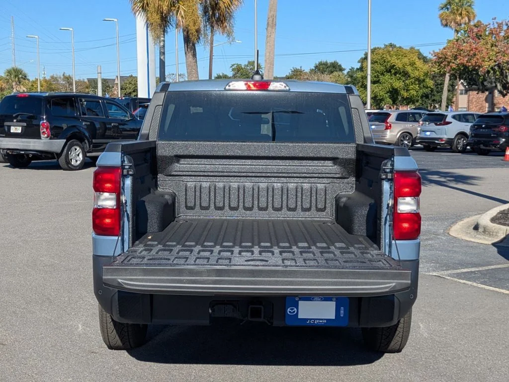 New 2025 Azure Gray Metallic Tri-Coat Ford XLT image 13