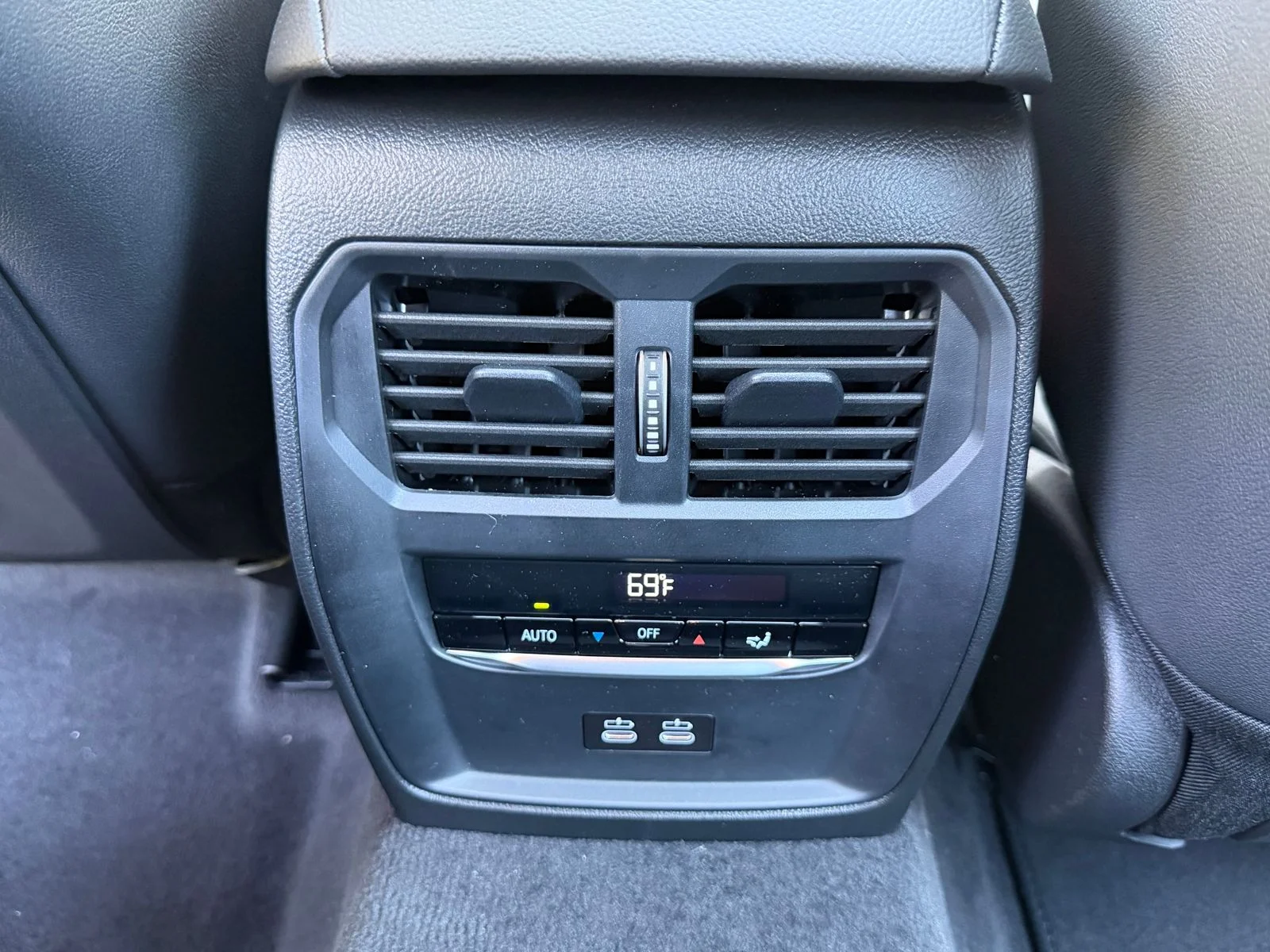 2026 BMW 3 Series 330i - Photo 16