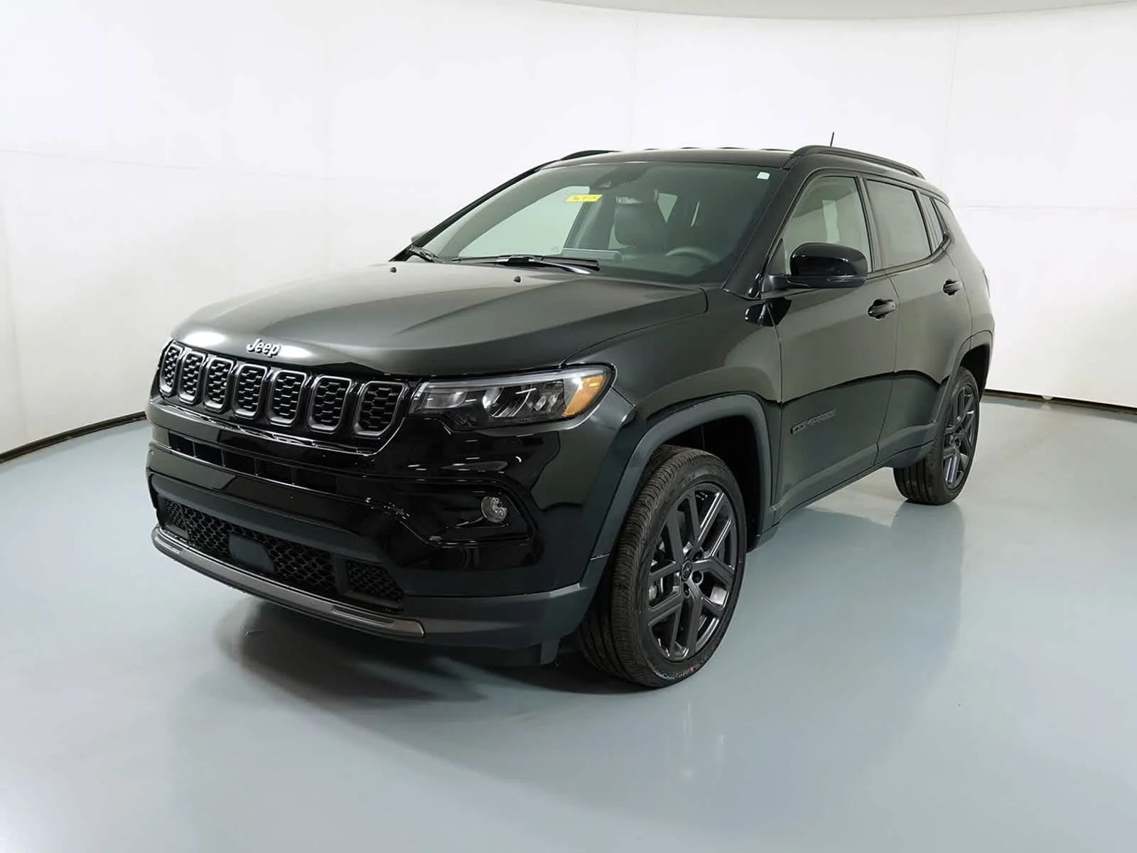 New 2026 Diamond Black Crystal Pearl-Coat Exterior Paint Jeep Limited Altitude image 18