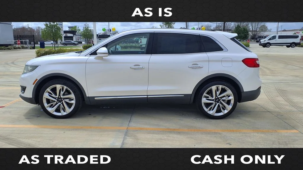 Used 2017 White Lincoln Reserve image 4