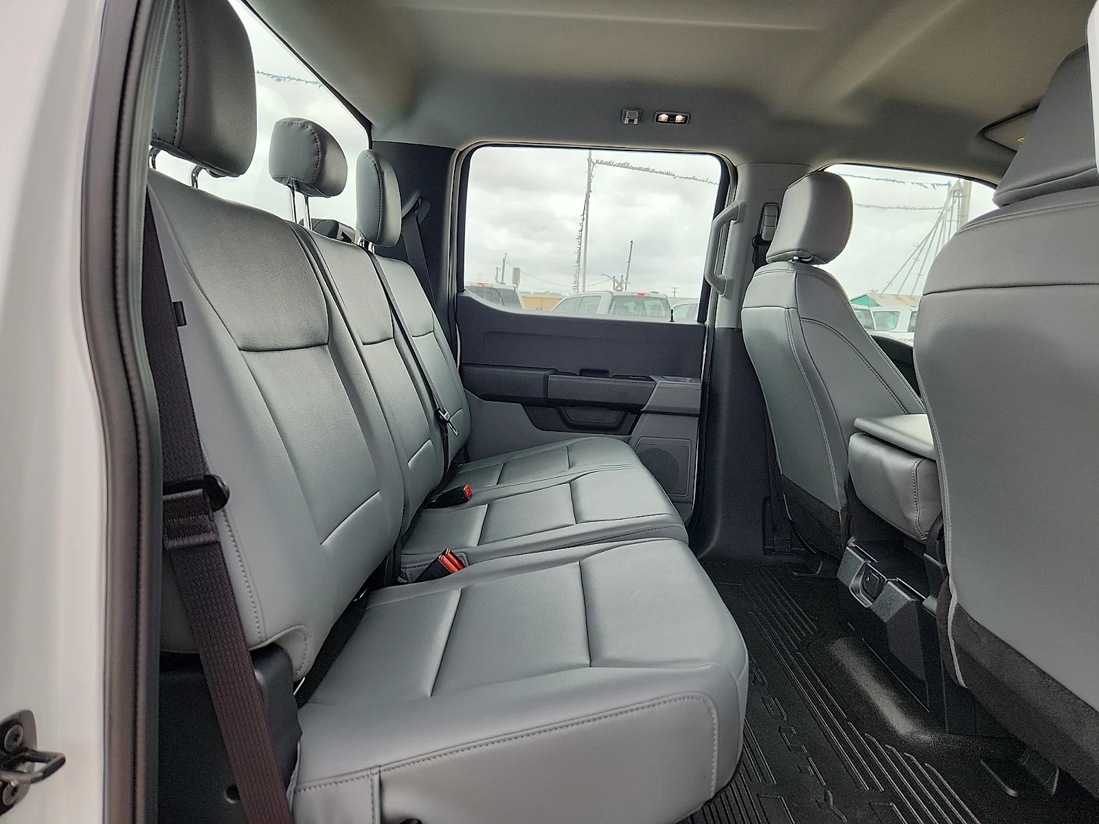New 2026 Oxford White Ford F-250® XL image 19