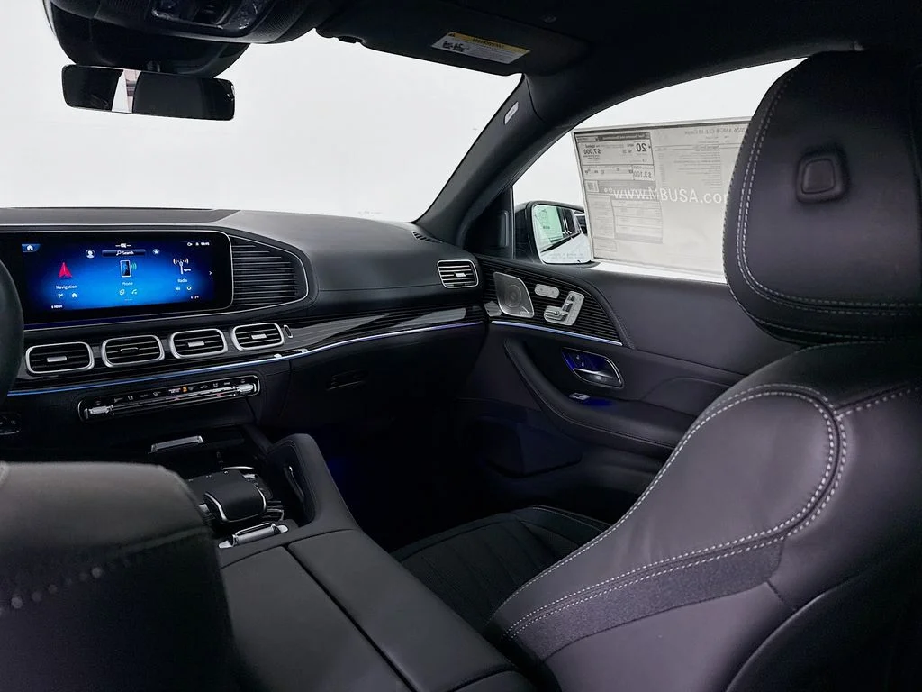 New 2026 MANUFAKTUR Moonlight White Metallic Mercedes-Benz GLE 53 AMG® image 25