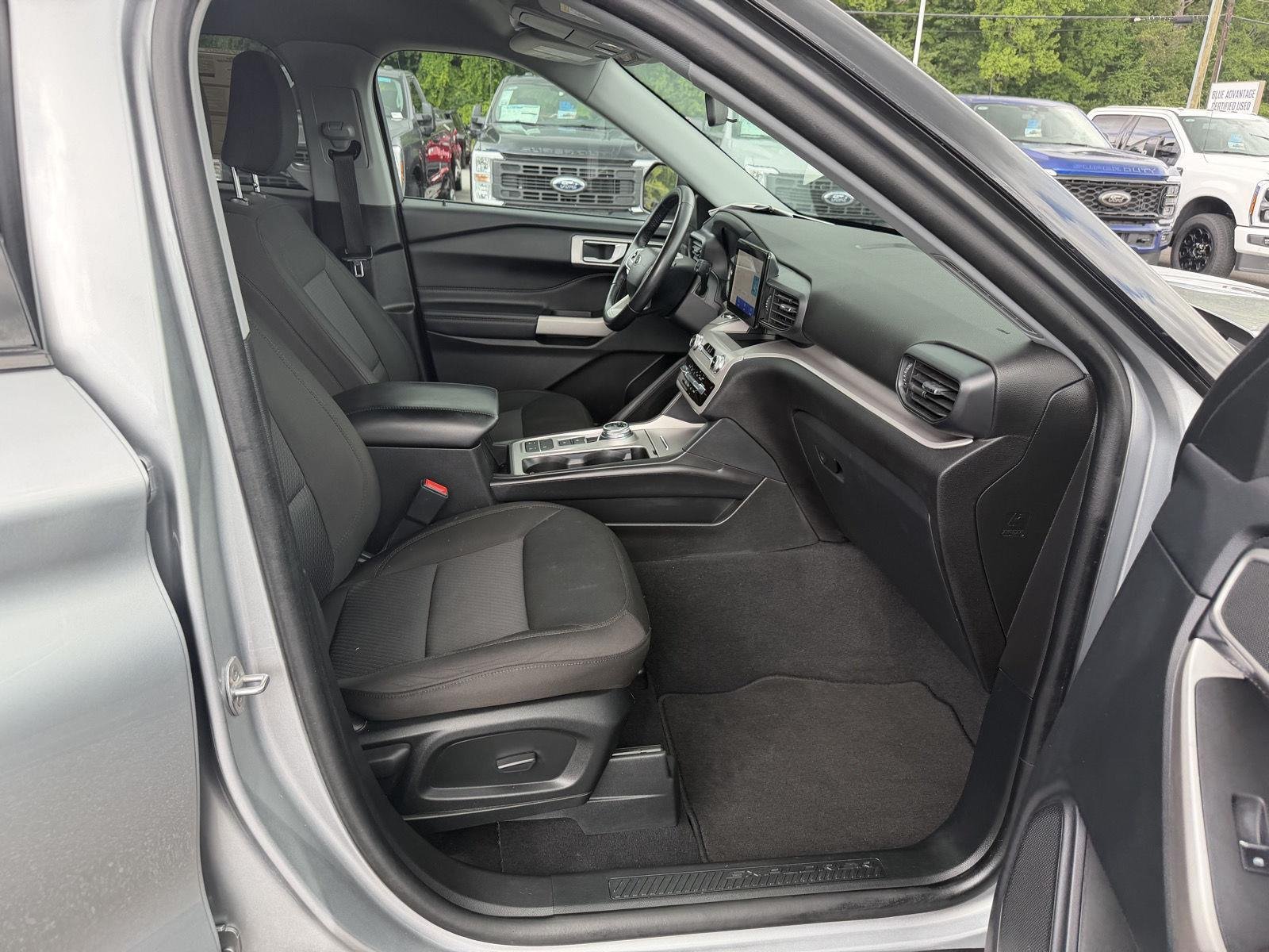 Used 2023 Iconic Silver Ford XLT image 17
