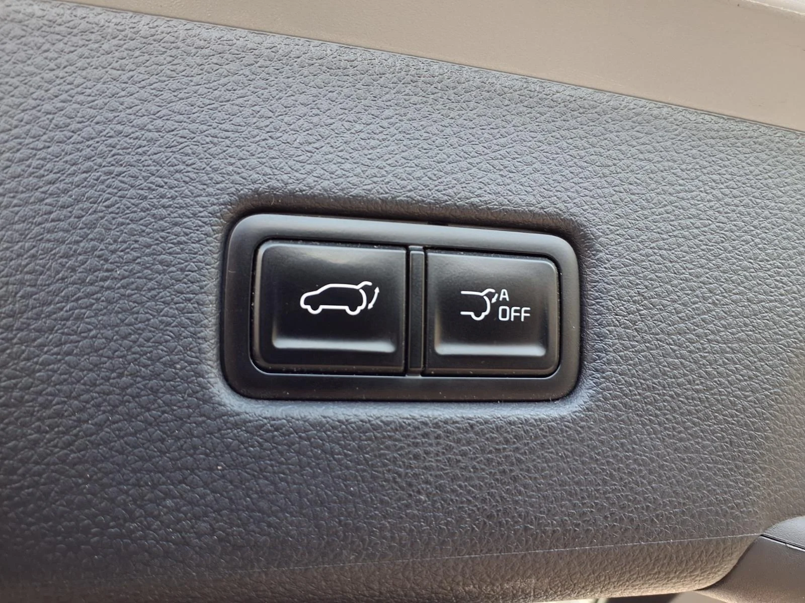 Used 2025 Ceramic Silver Kia SX Prestige image 32