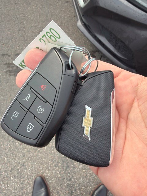 Used 2025 Sterling Gray Metallic Chevrolet LT image 18