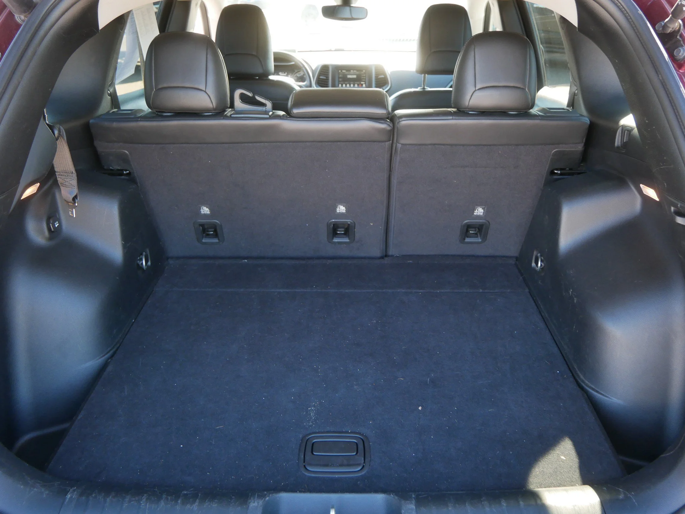 Used 2020 Velvet Red Pearlcoat Jeep Latitude Plus image 19