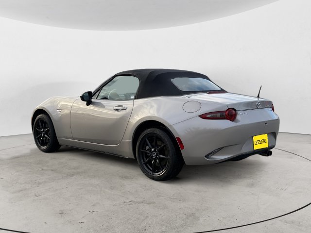 Used 2022 Silver Mazda Sport image 7