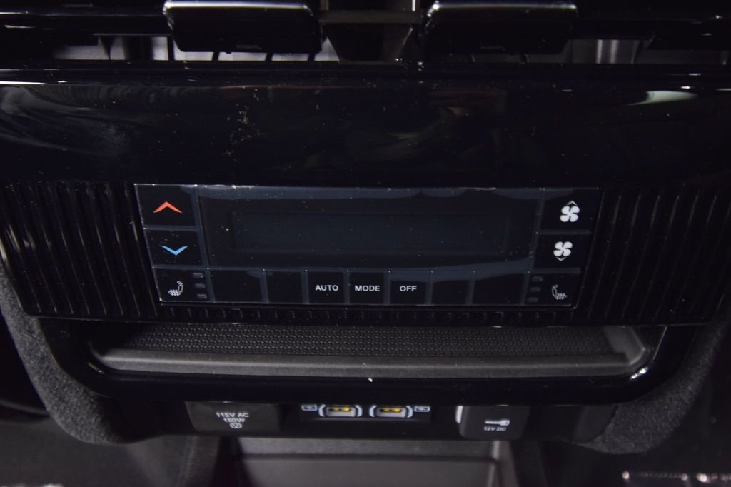 New 2026 High Gloss Black Exterior Paint Jeep Limited Altitude image 35