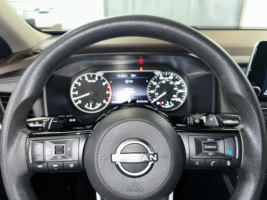 Certified Used 2023 Pearl White Tricoat Nissan SV image 9