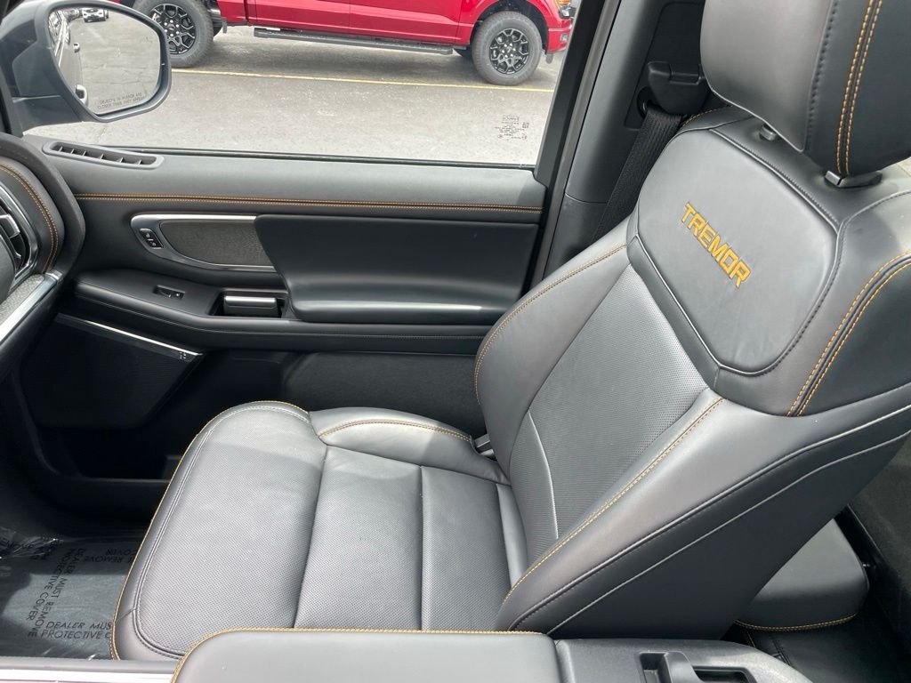 Used 2025 Gray Ford Tremor image 27