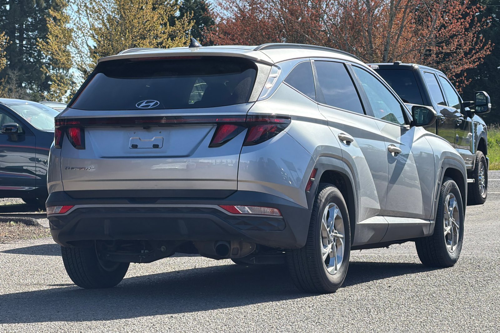 Used 2024 Shimmering Silver Hyundai SEL image 4