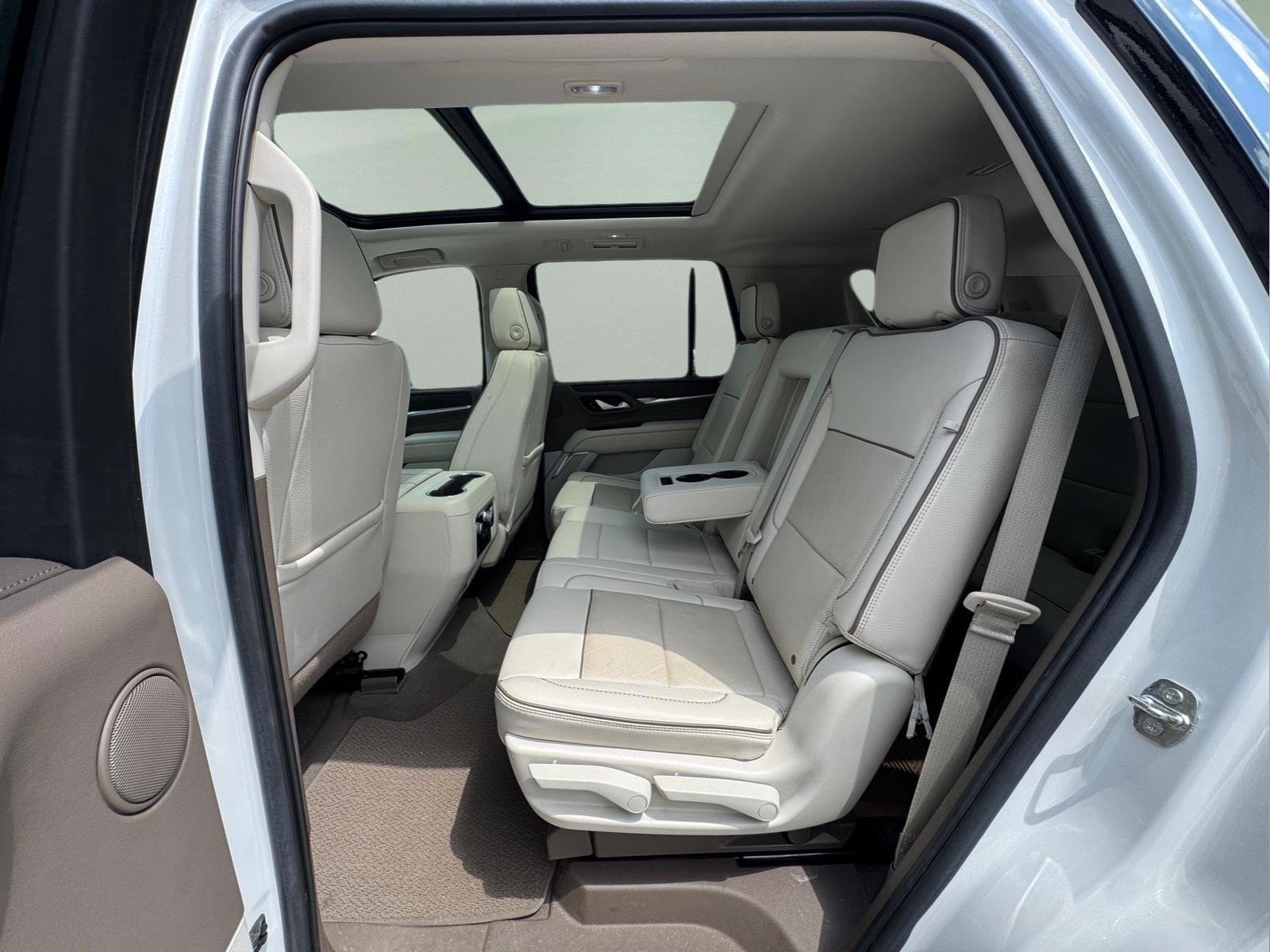 Used 2022 White Frost Tricoat GMC Denali image 15
