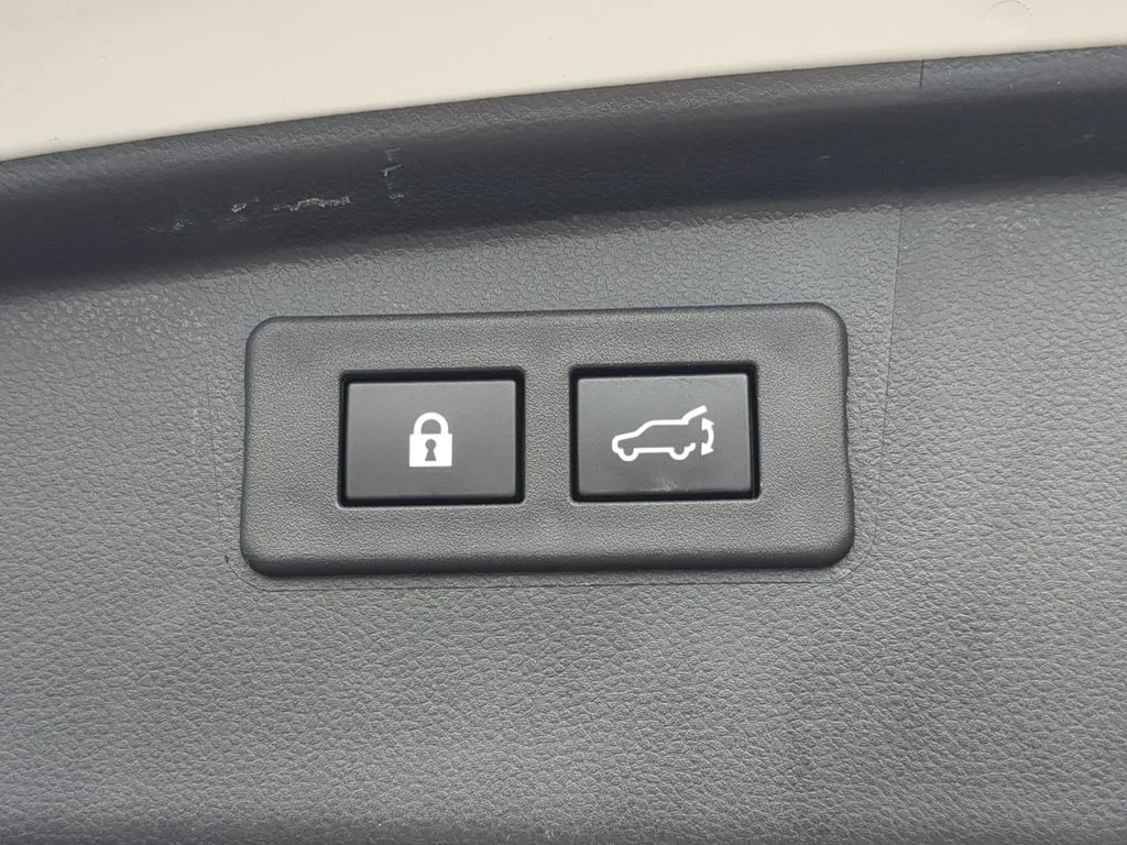 Used 2020 White Subaru Touring image 10