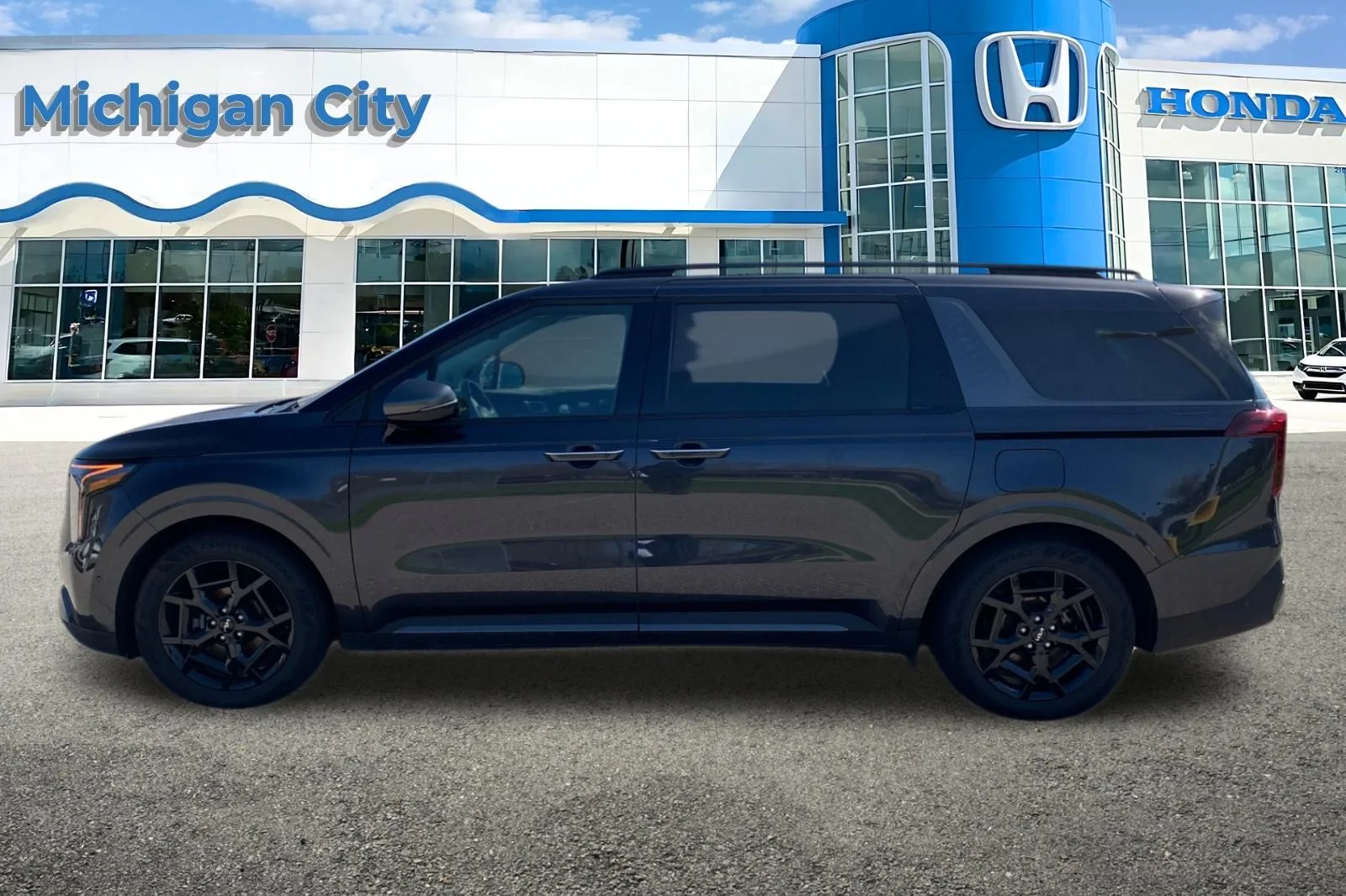 Used 2025  Kia SX Prestige image 2